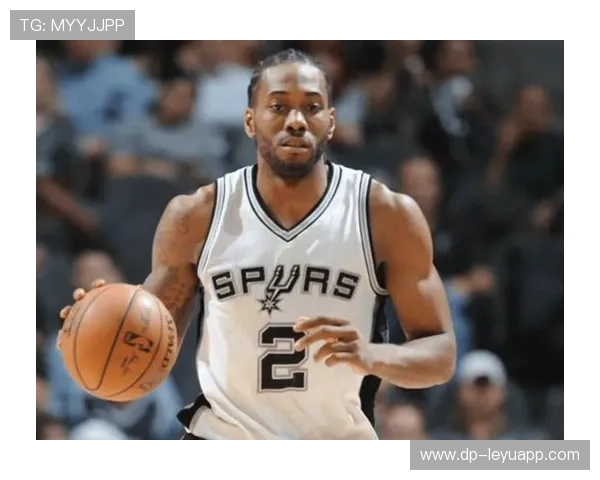 伦纳德低位背身接球一锤定音，快船掌握主动