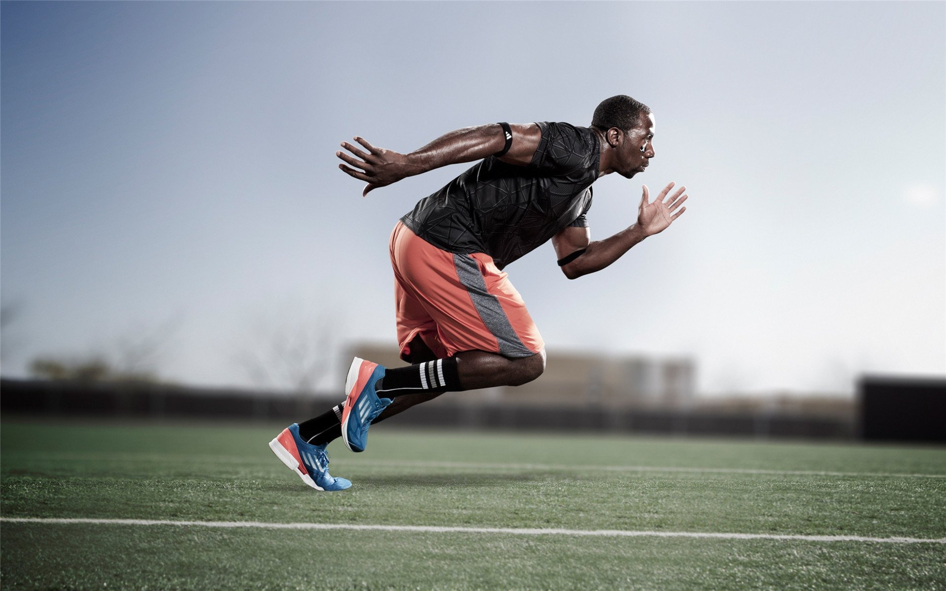 亚洲杯国足迎战 球迷高呼全力以赴，亚洲杯国足比赛